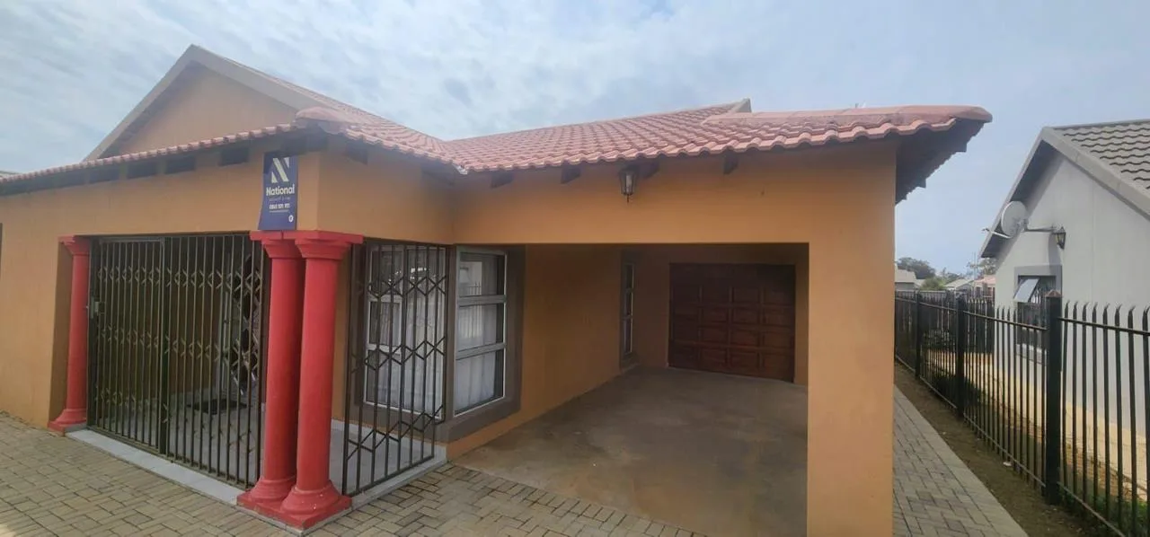 3 Bedroom House for sale in Bloemspruit