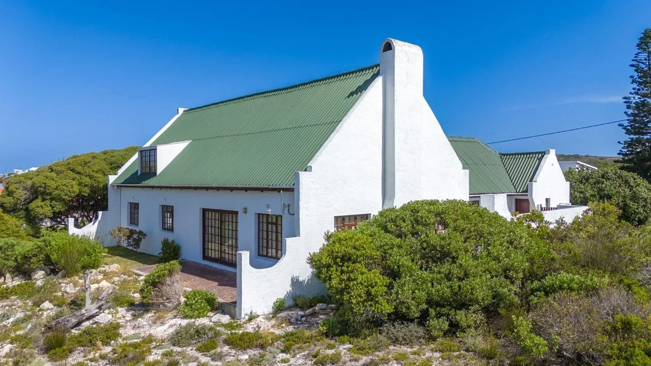 5 Bedroom House to rent in Struisbaai