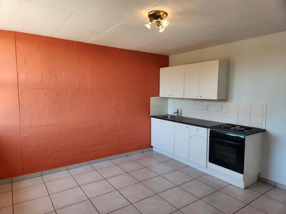 0.5 Bedroom Apartment / flat to rent in Wynberg
