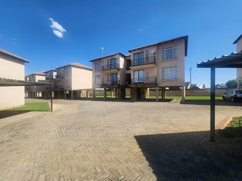 2 Bedroom Apartment / flat for sale in Baillie Park