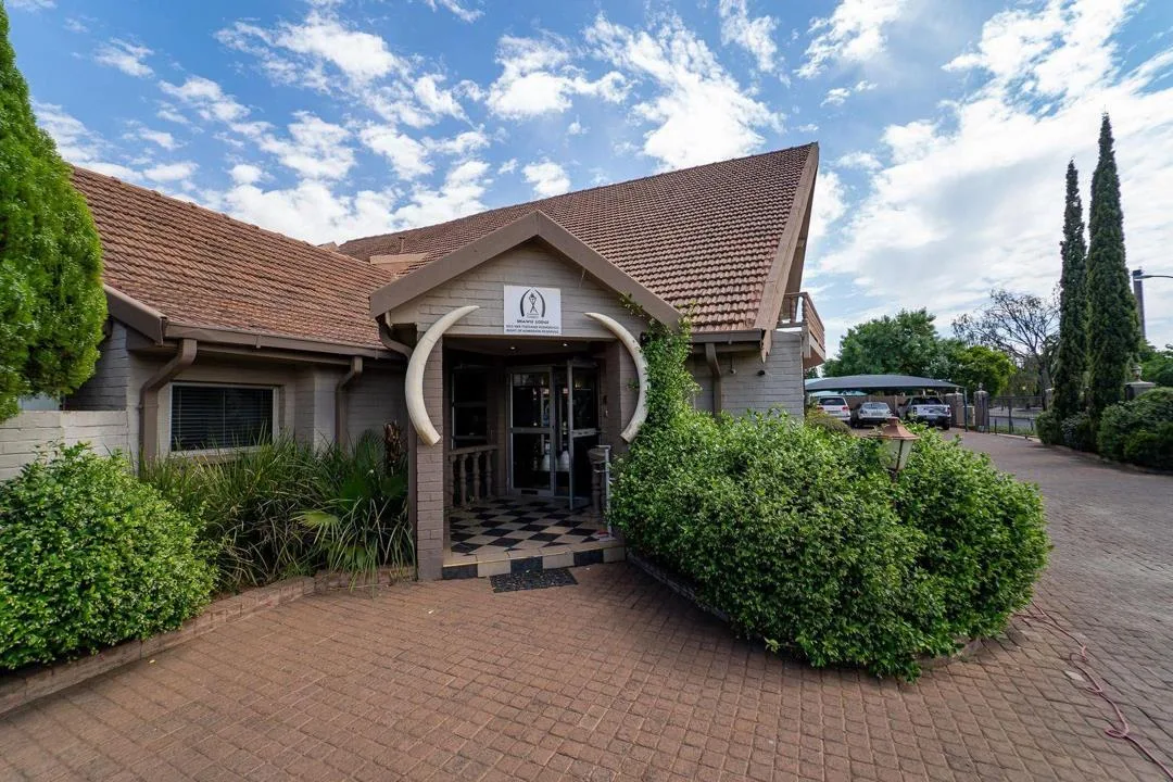 19 Bedroom House for sale in Universitas
