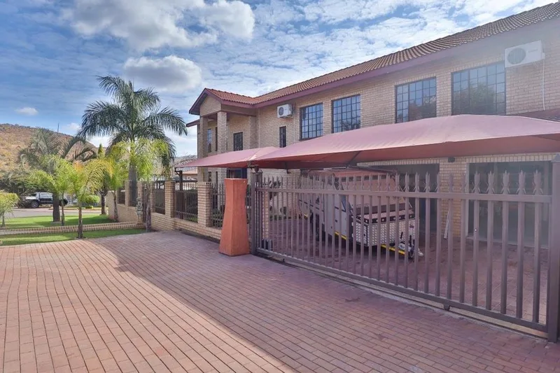 5 Bedroom House for sale in Safari Gardens