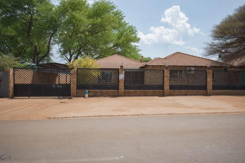 4 Bedroom House for sale in Northam