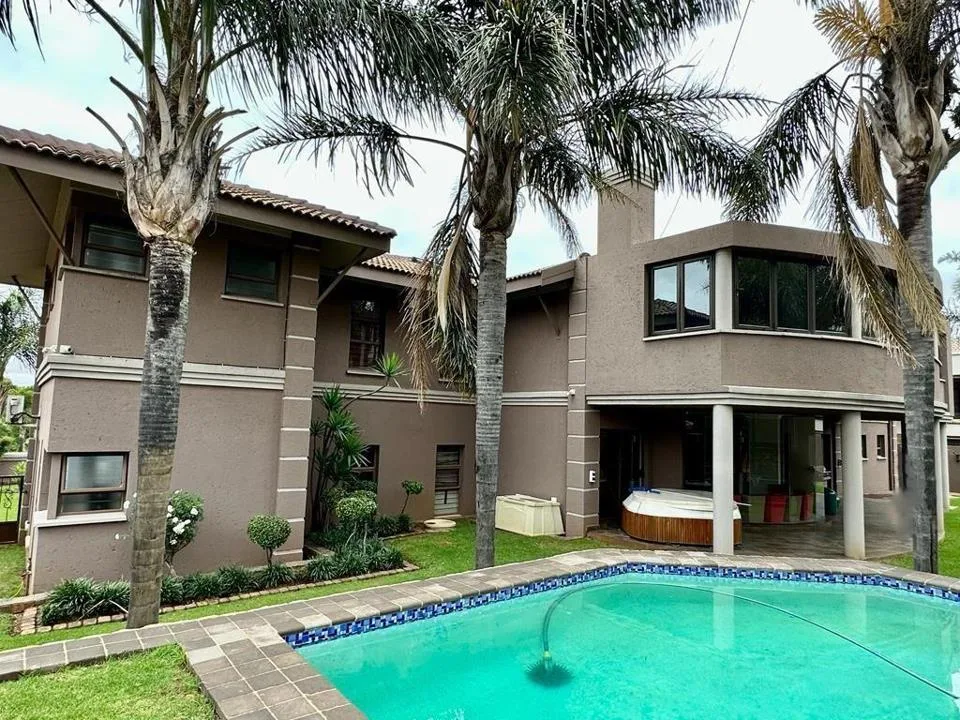 4 Bedroom House for sale in Aerorand