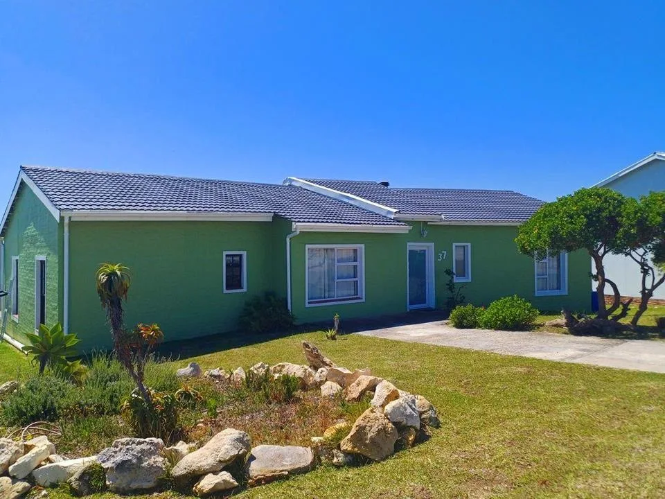 3 Bedroom House to rent in Struisbaai