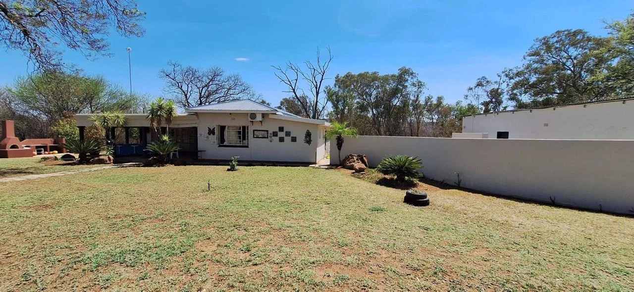 4 Bedroom House for sale in Rooiberg
