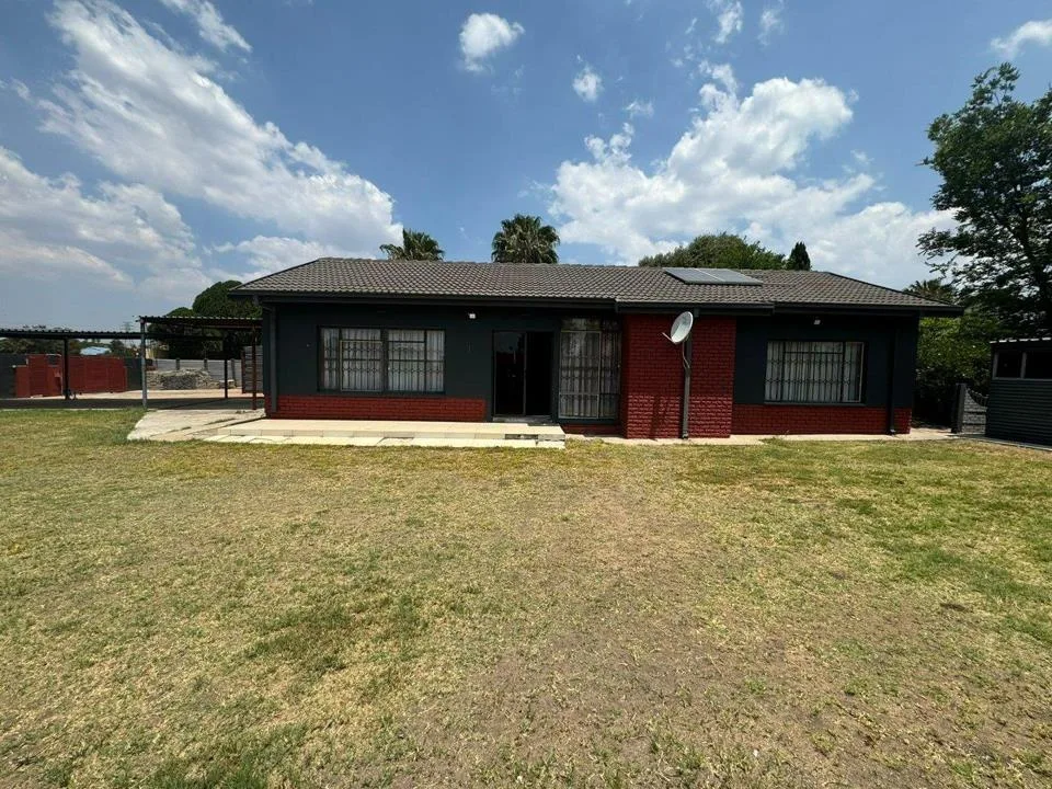 4 Bedroom House for sale in Ivy Park