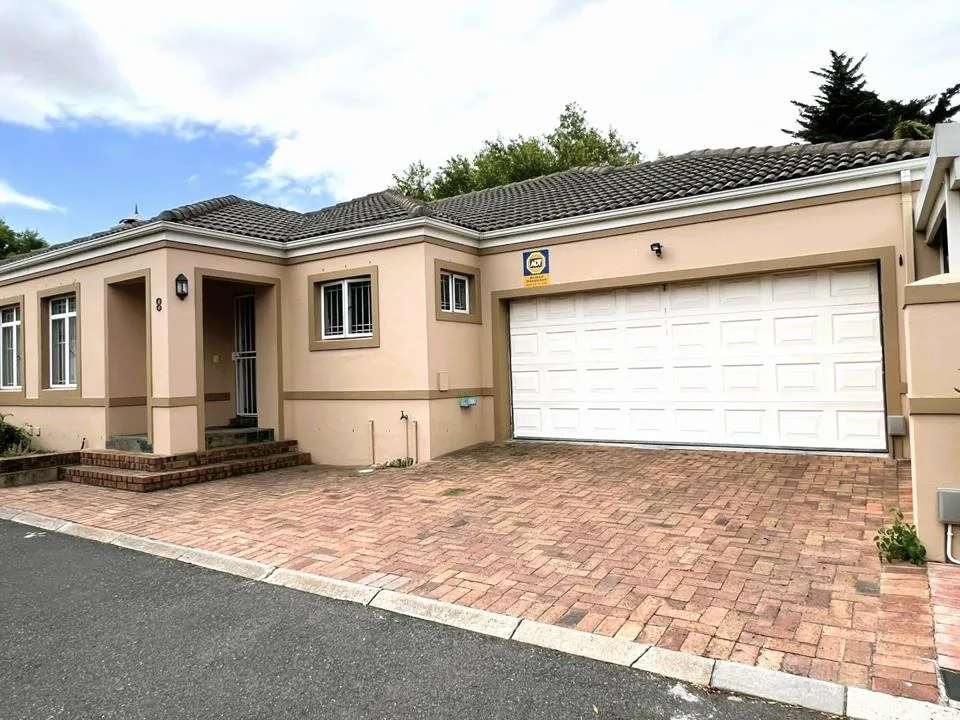 3 Bedroom Townhouse to rent in Durbanville Central