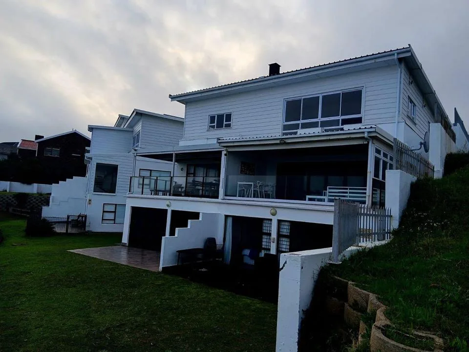 3 Bedroom Townhouse to rent in Dana Bay