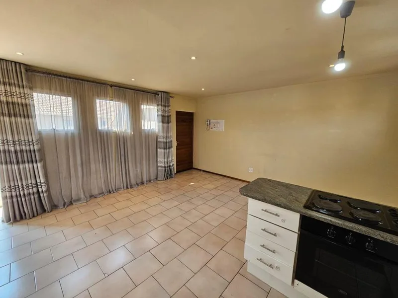 2 Bedroom Townhouse to rent in Glenanda
