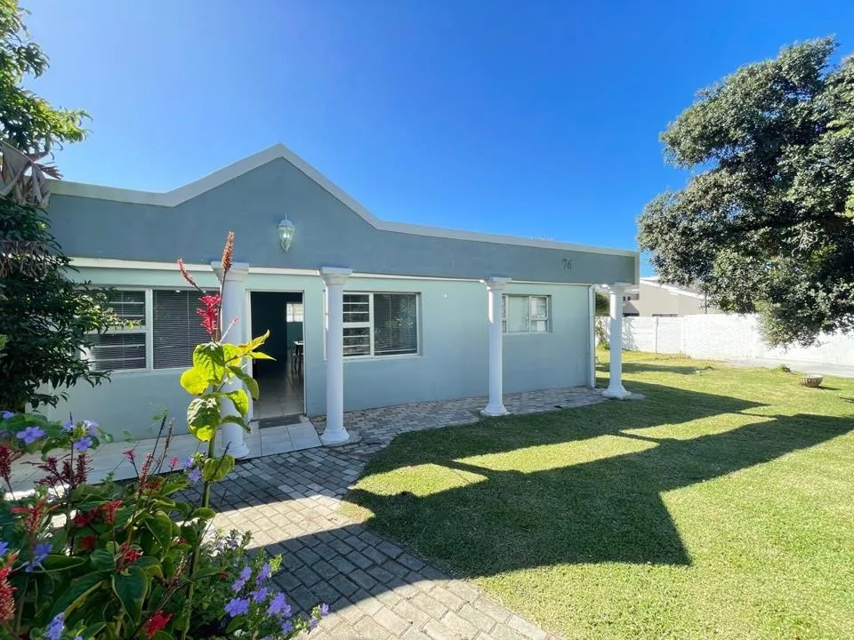 3 Bedroom House for sale in Kidds Beach