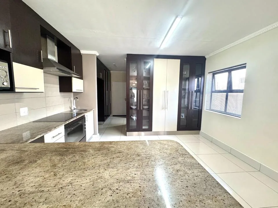 5 Bedroom House for sale in Lovemore Park