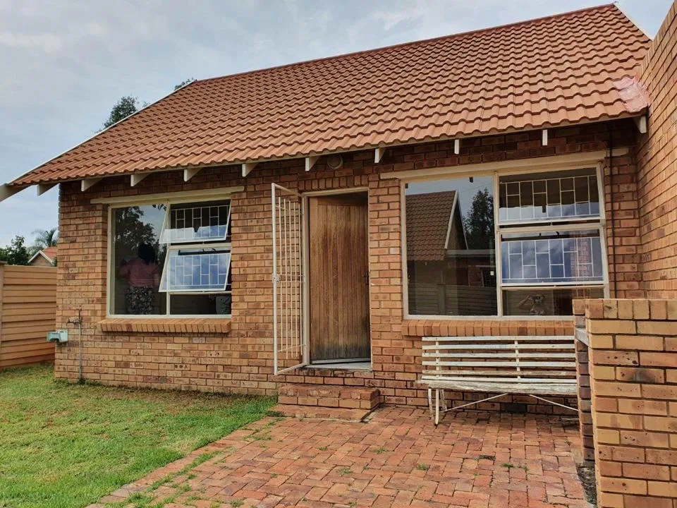 2 Bedroom Townhouse to rent in Langenhovenpark