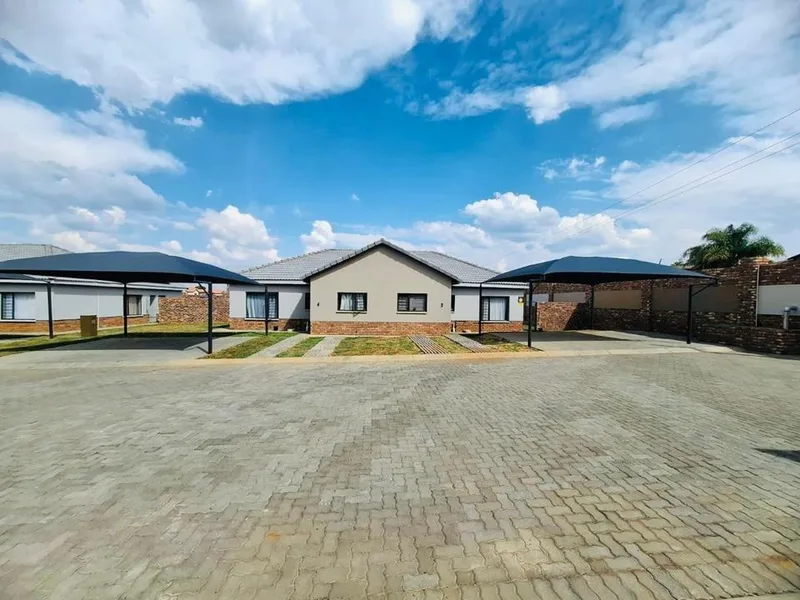 3 Bedroom Townhouse for sale in Waterval East