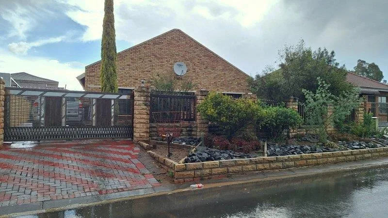 3 Bedroom House for sale in Vista Park