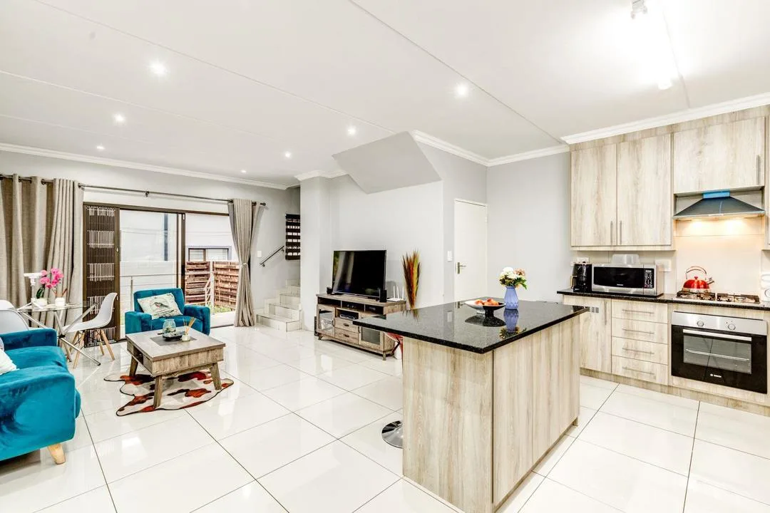 3 Bedroom Townhouse to rent in Paulshof