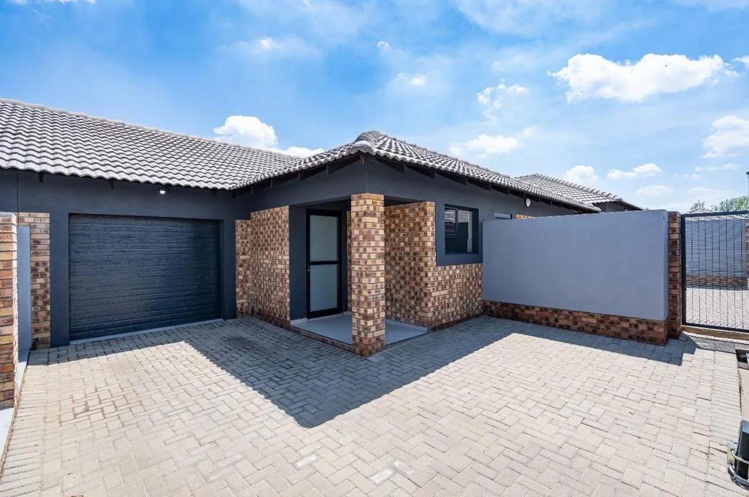 2 Bedroom Townhouse to rent in Noordrand