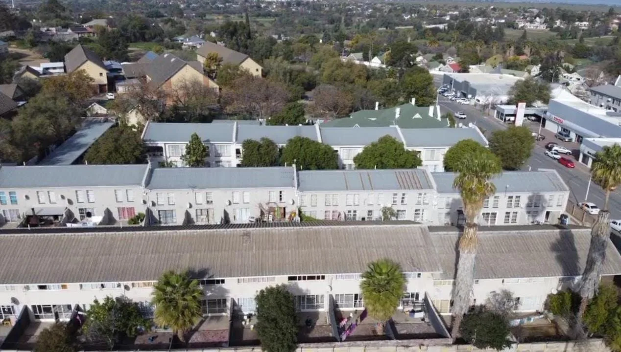 2 Bedroom Townhouse to rent in Oudtshoorn Central