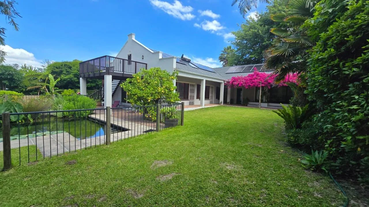 3 Bedroom House to rent in Constantia