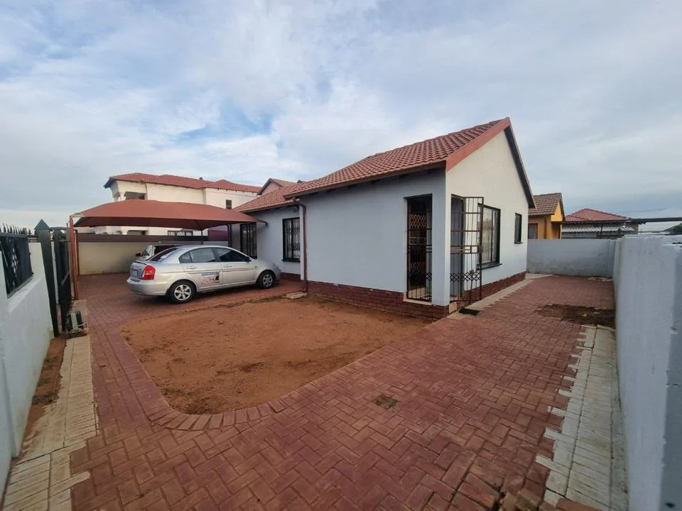 3 Bedroom House to rent in Soshanguve East Ext 6