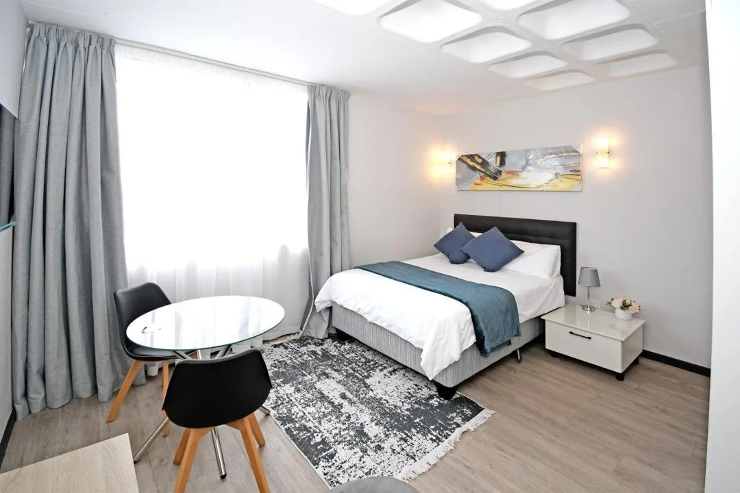 1 Bedroom Apartment / flat to rent in Illovo