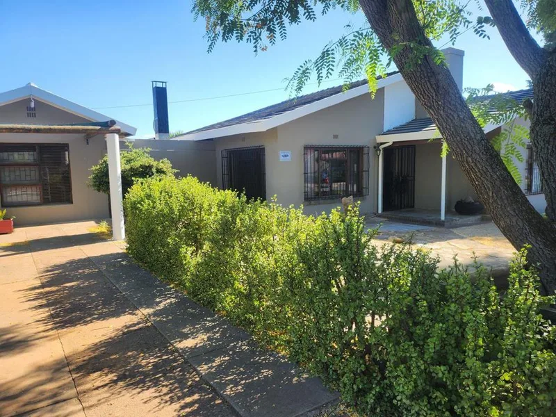 4 Bedroom House for sale in Moorreesburg