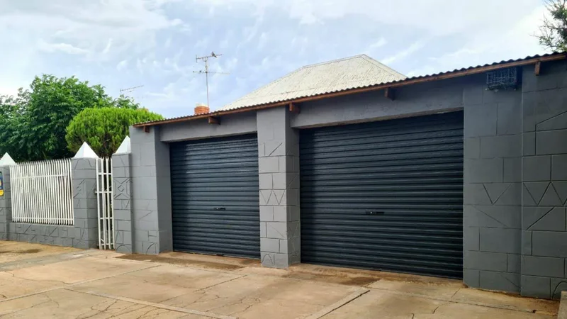 3 Bedroom House for sale in De Beers
