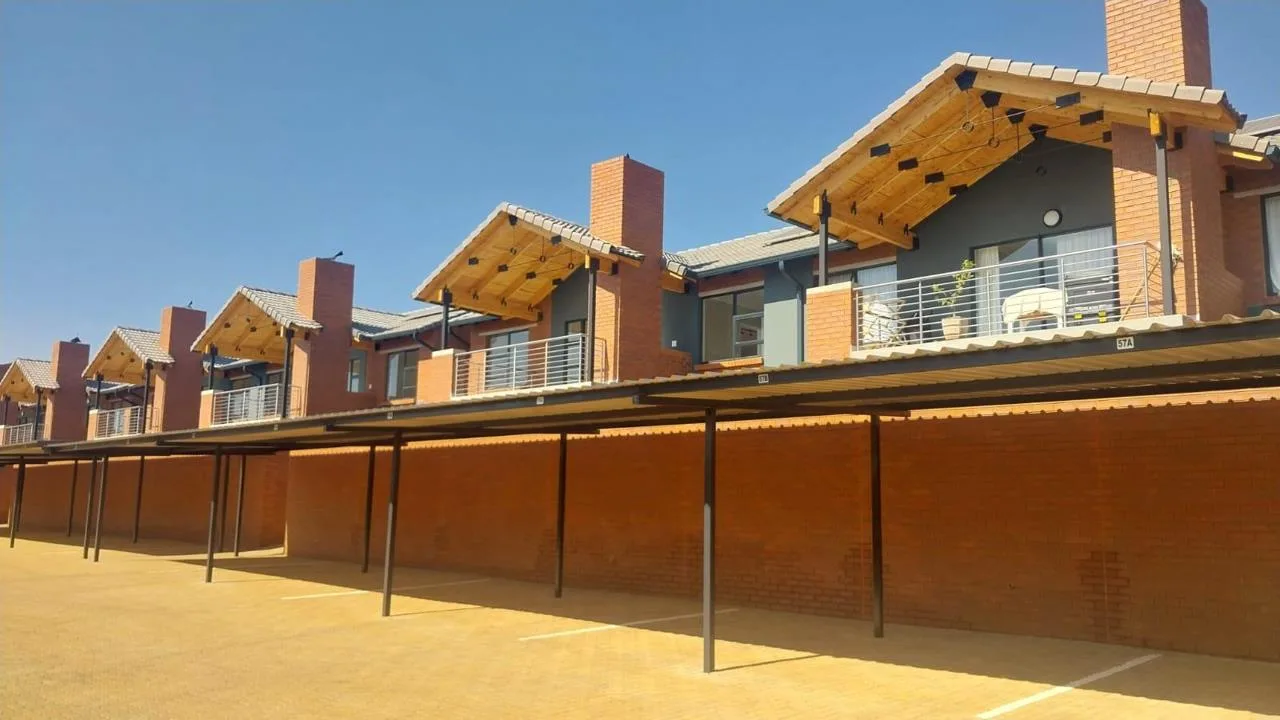 2 Bedroom Townhouse to rent in Olympus AH