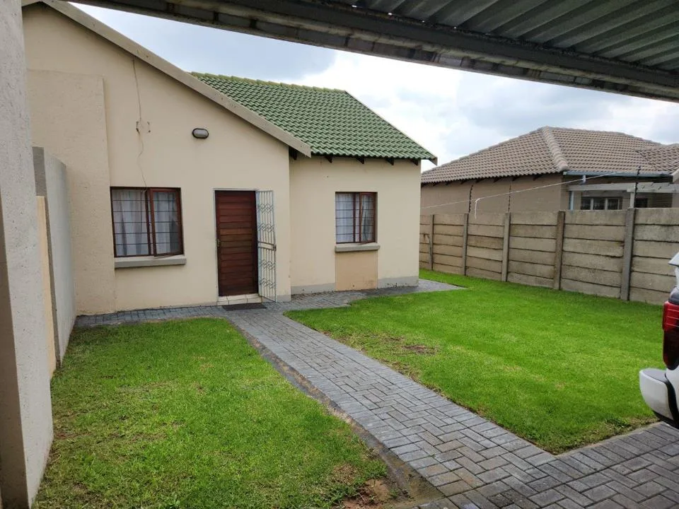 2 Bedroom Townhouse to rent in Tasbet Park Ext 1