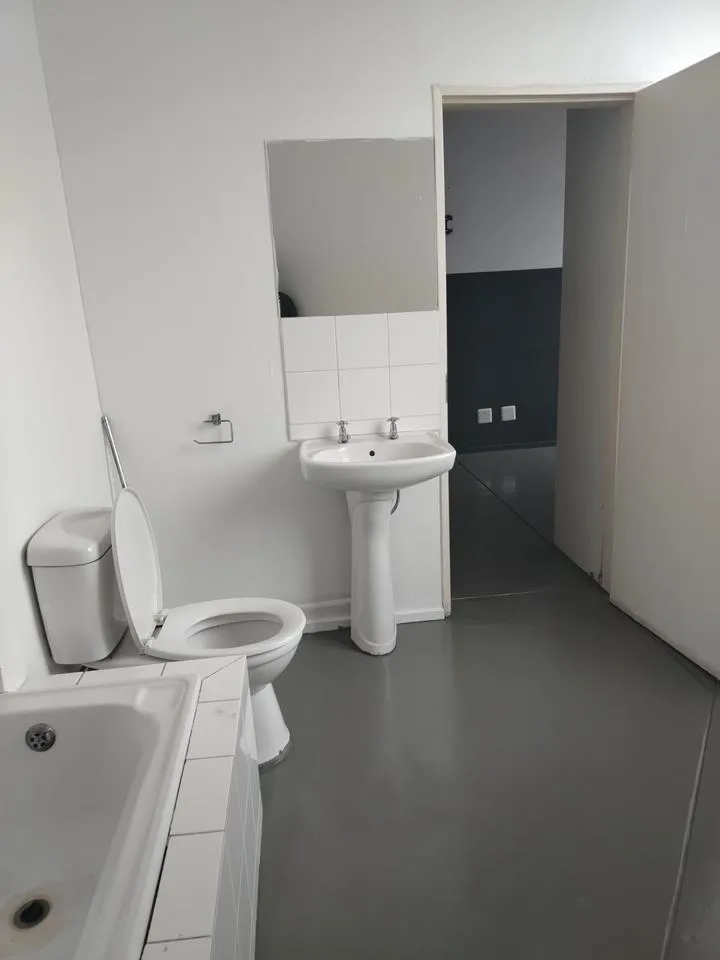 0.5 Bedroom Apartment / flat to rent in Germiston Central
