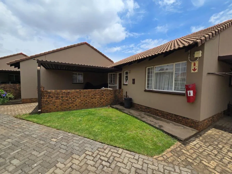 2 Bedroom Townhouse to rent in Bonaero Park