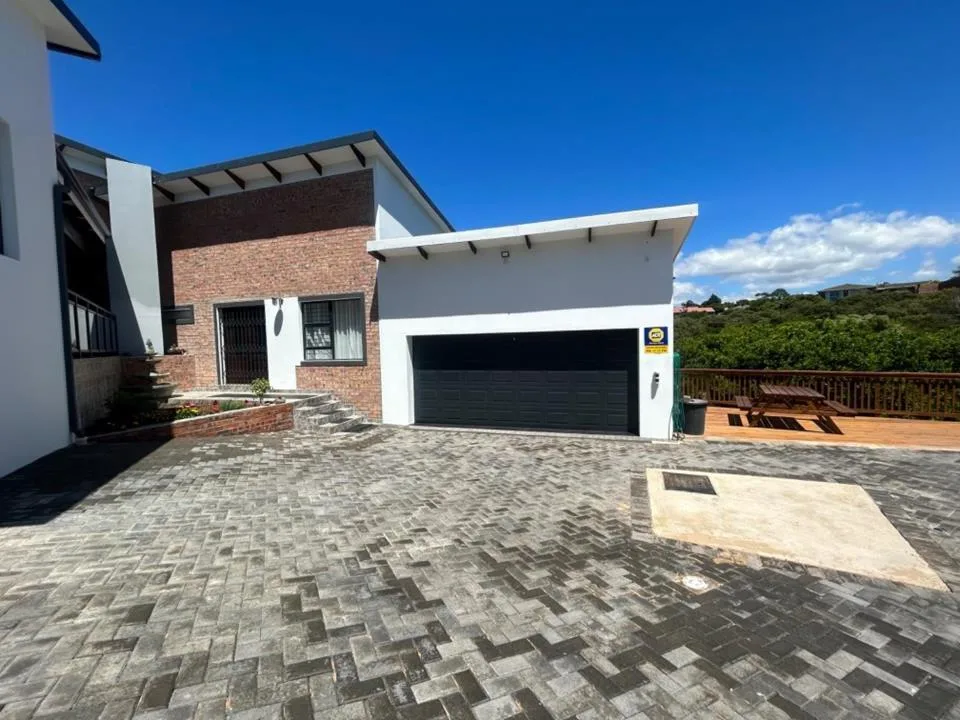 4 Bedroom House for sale in Noorsekloof