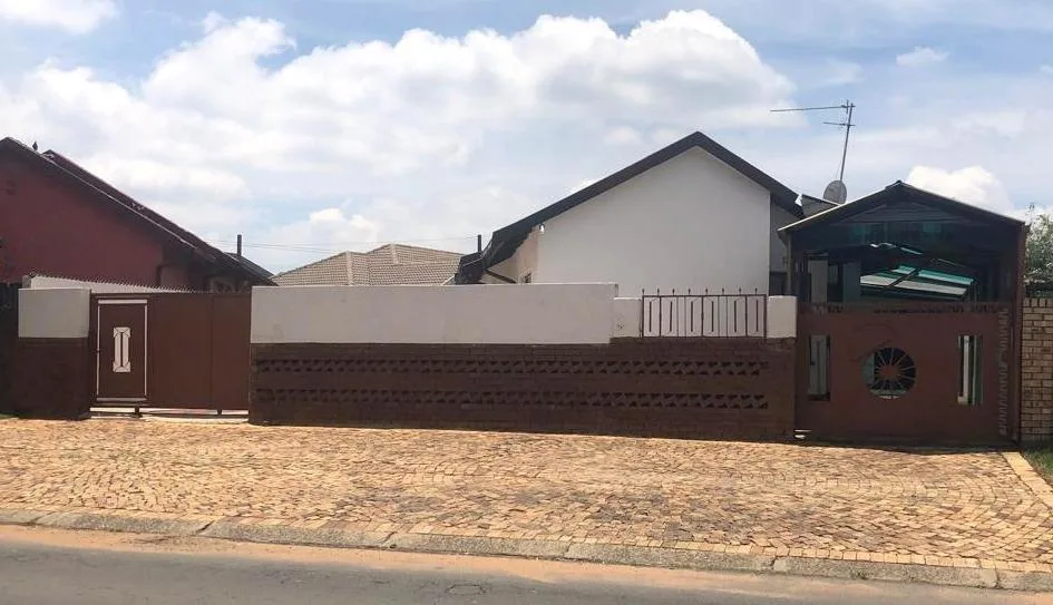 1 Bedroom House to rent in Diepkloof