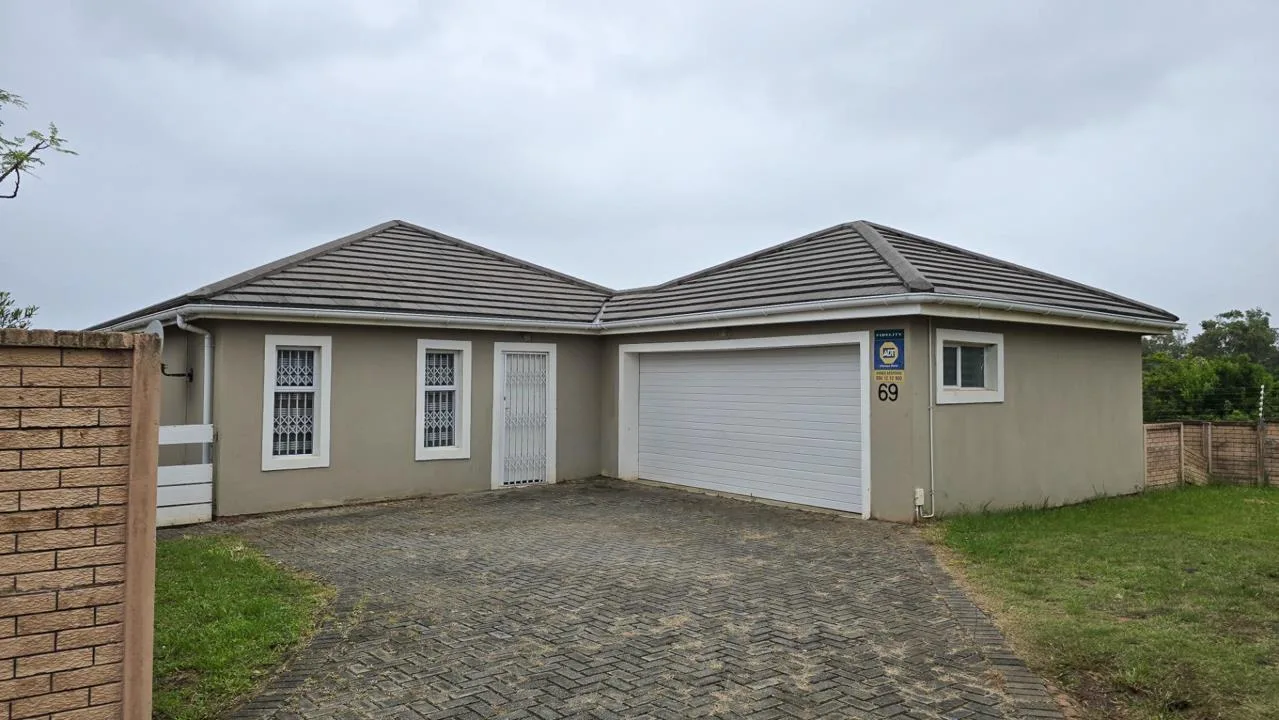 3 Bedroom House for sale in Gonubie