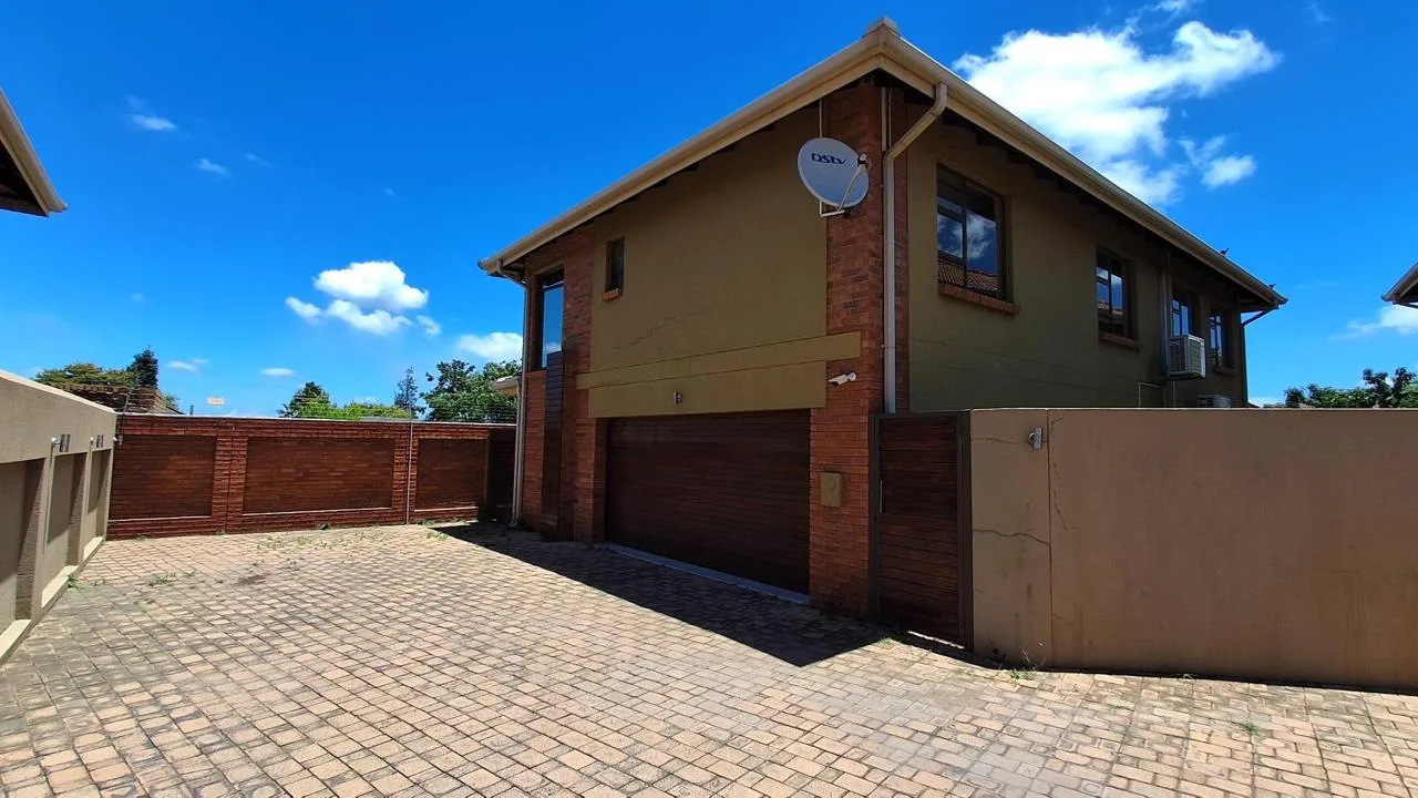 3 Bedroom Townhouse for sale in Secunda Central