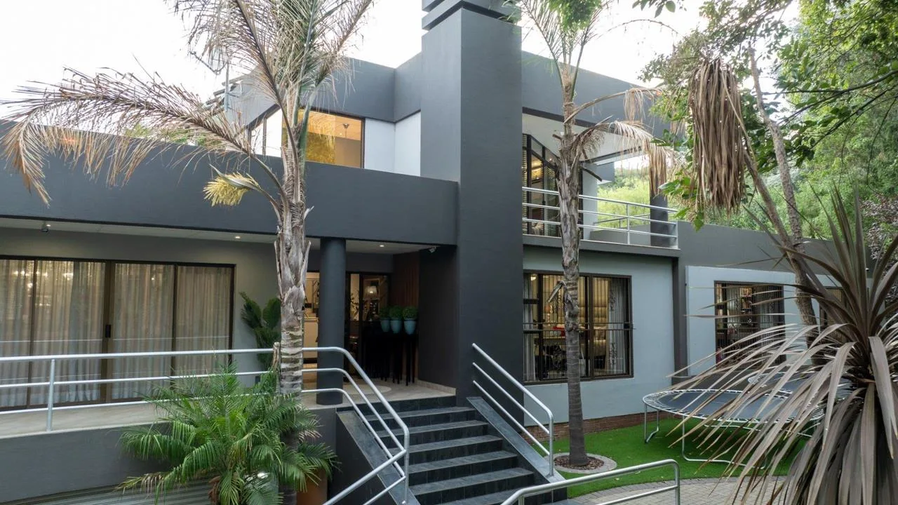 5 Bedroom House for sale in Waverley