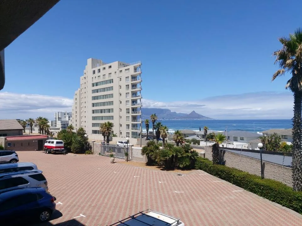3 Bedroom Apartment / flat to rent in Bloubergstrand