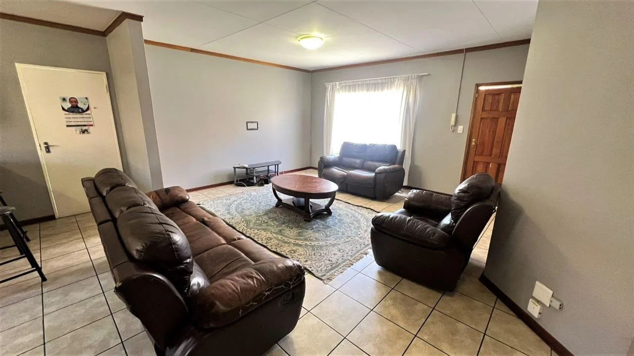 3 Bedroom Townhouse for sale in Langenhovenpark