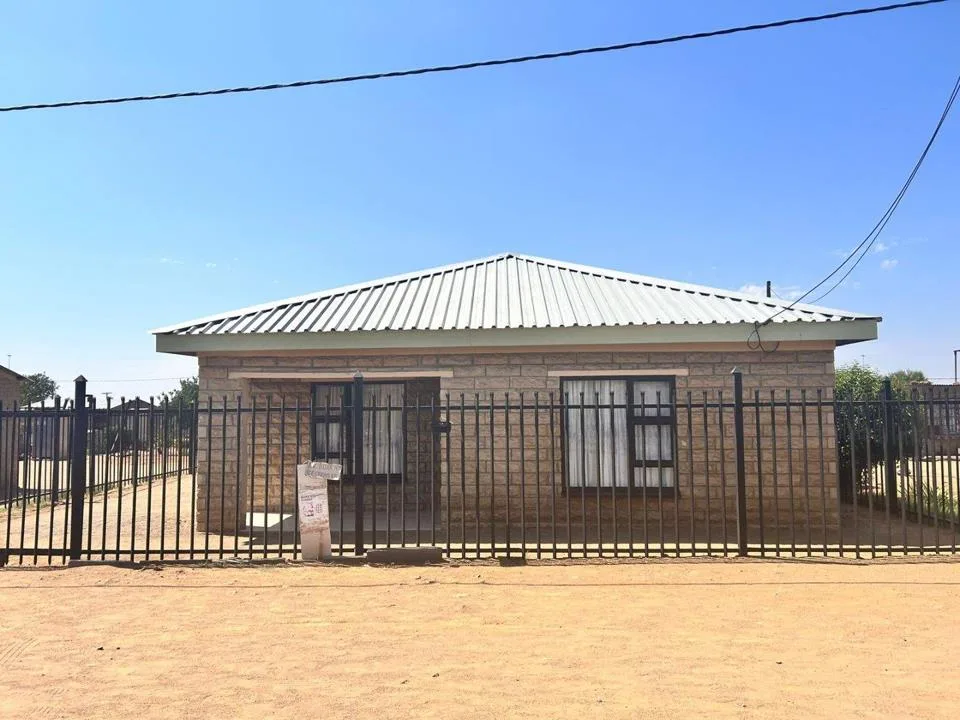 3 Bedroom House for sale in Bloemside