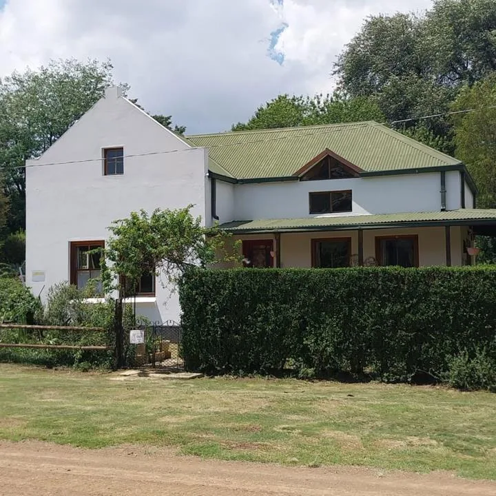 4 Bedroom House for sale in Rhodes