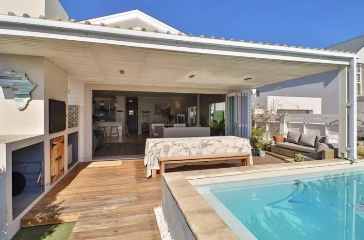 4 Bedroom House to rent in Kommetjie