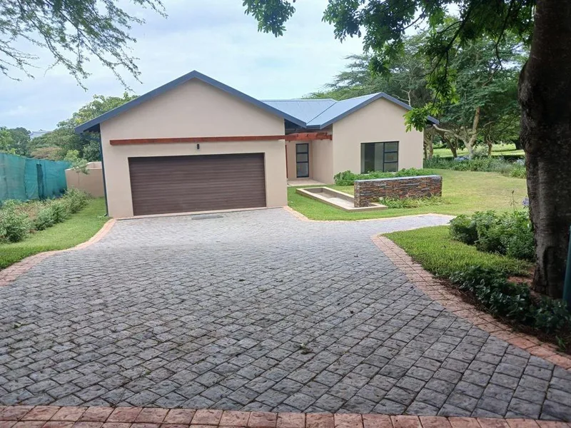 5 Bedroom House for sale in Zinkwazi Beach