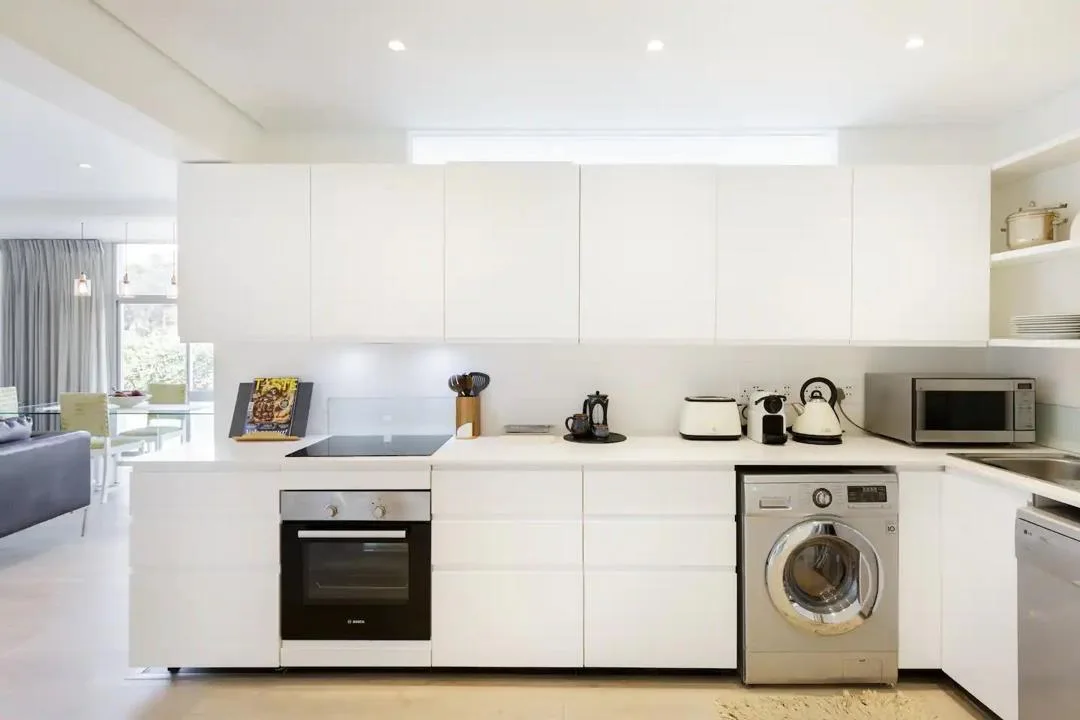 2 Bedroom Apartment / flat to rent in Mouille Point