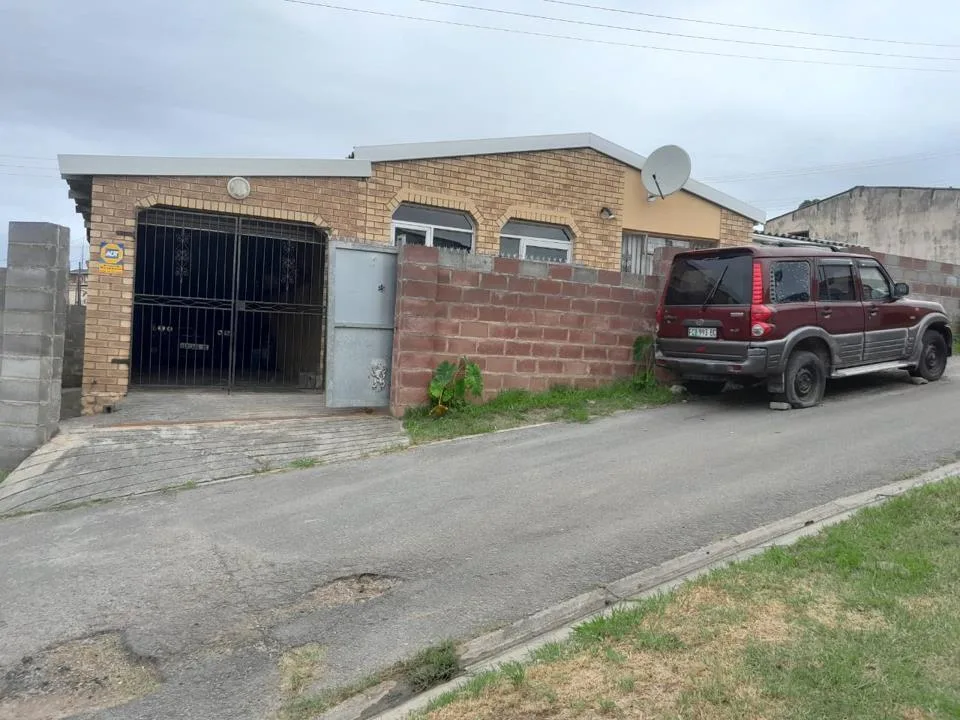 3 Bedroom House for sale in Duncan Village