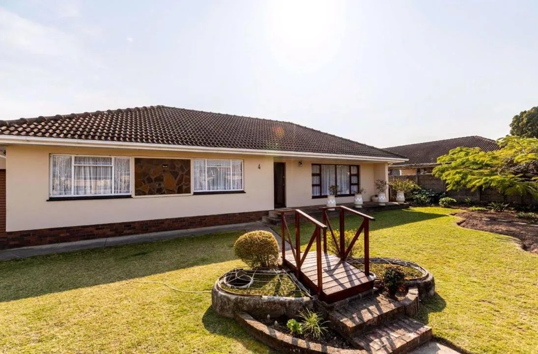 3 Bedroom House for sale in Amalinda