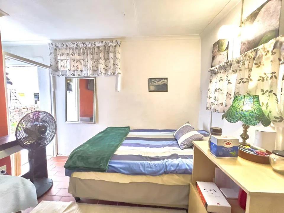 0.5 Bedroom Apartment / flat to rent in Green Point