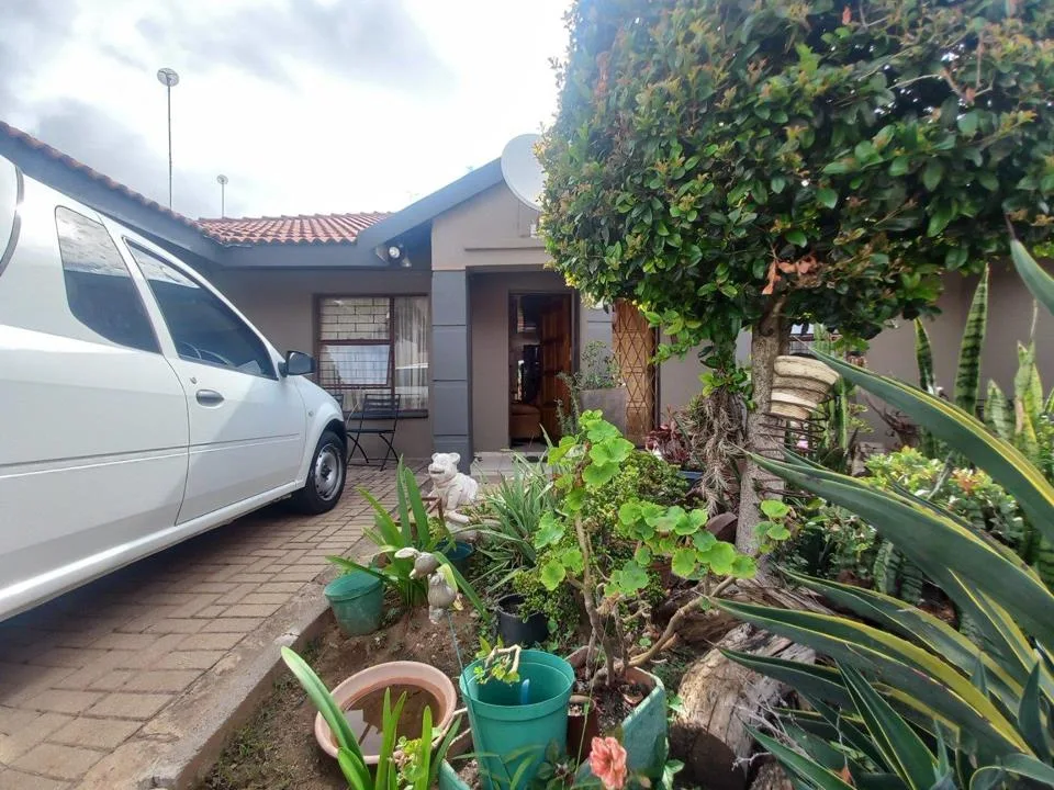 2 Bedroom Townhouse for sale in Polokwane Central