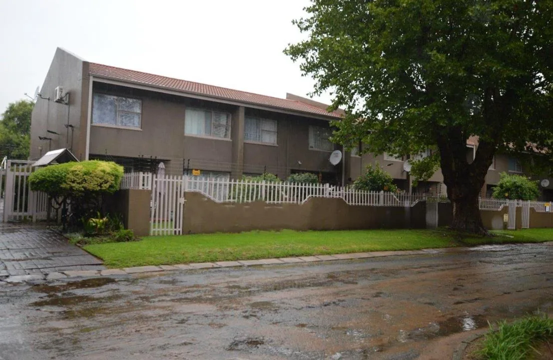 3 Bedroom Townhouse for sale in Sasolburg Central