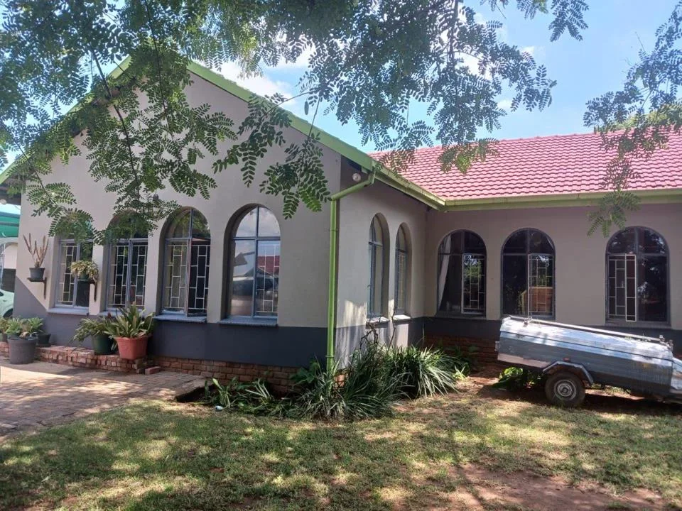 House to rent in Rooihuiskraal