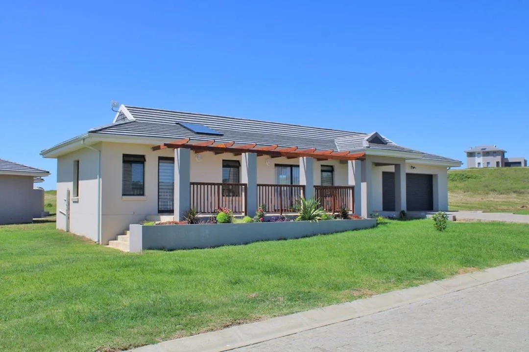 3 Bedroom House for sale in Kidds Beach